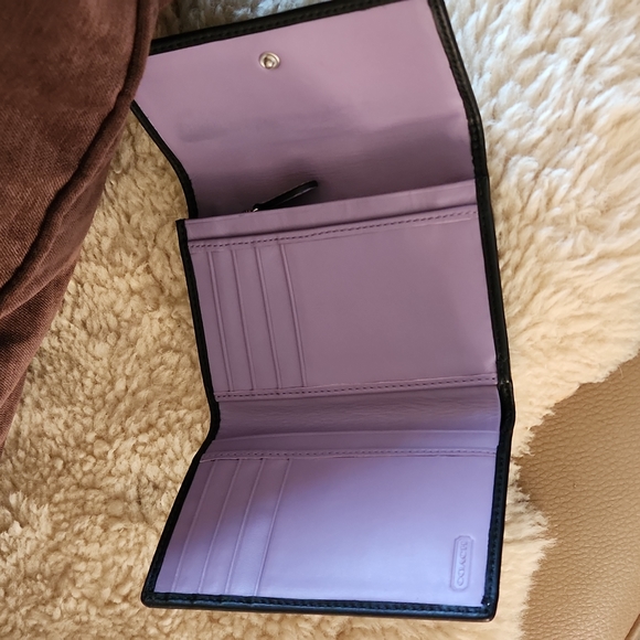 Coach Black Tri-fold Soft Leather Wallet 💜 - Picture 5 of 13